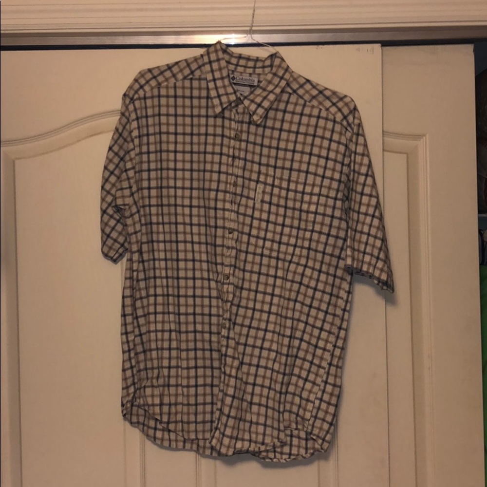 Columbia short sleeve button down shirt
